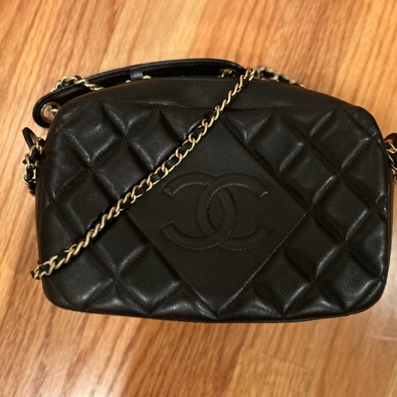 CHANEL Small Diamond CC Camera Bag - Picture 8 of 10